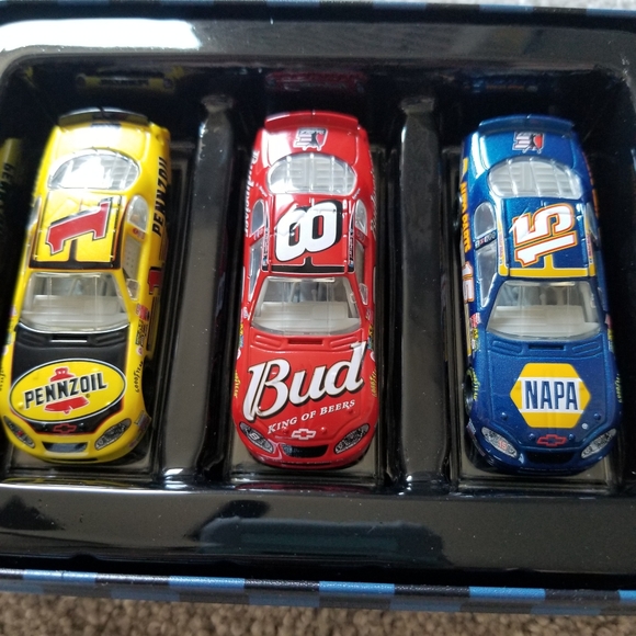 Napa Auto Parts Limited Edition Adult Collectable - Picture 2 of 7